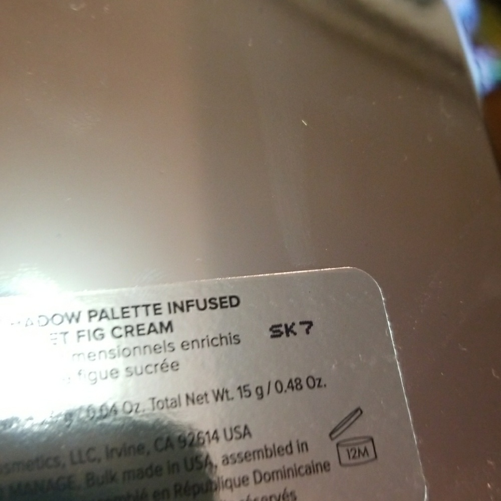 New Too Faced White Peach Palette - Picture 5 of 5